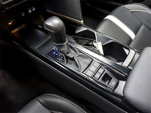 Certified 2025 Toyota Camry SE image 19