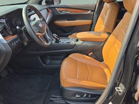 Used 2021 Cadillac XT5 Premium Luxury FWD image 9