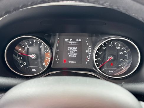 Used 2021 Jeep Compass Latitude FWD image 10