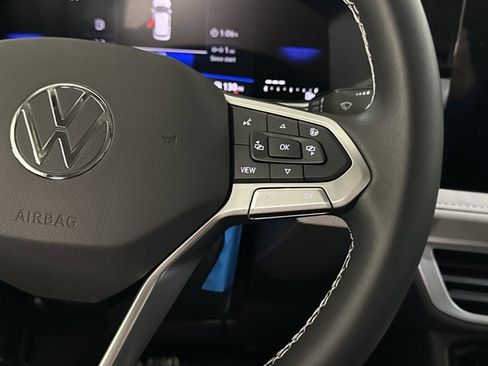 New 2026 Volkswagen Taos SE image 30