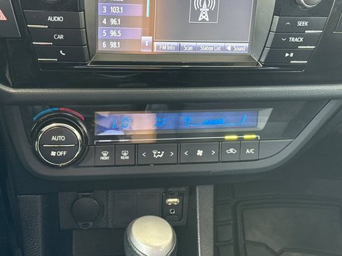 Used 2016 Toyota Corolla S FWD image 29