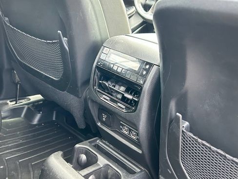 Certified 2021 Jeep Grand Cherokee L Limited AWD/4WD image 38