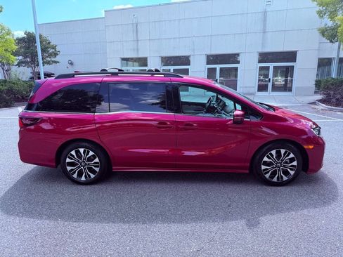 Used 2026 Honda Odyssey Elite image 17
