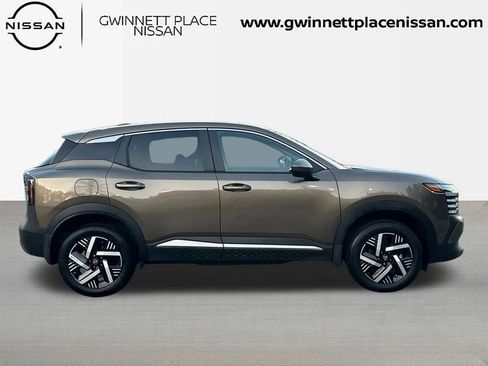 Certified 2025 Nissan Kicks SV image 4