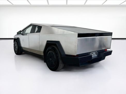 Used 2025 Tesla Cybertruck AWD Crew Cab image 6