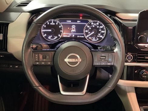 Used 2024 Nissan Pathfinder SL w/ SL Premium Package AWD/4WD image 16