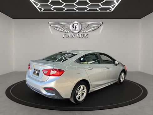 Used 2018 Chevrolet Cruze LT w/ Convenience Package image 6