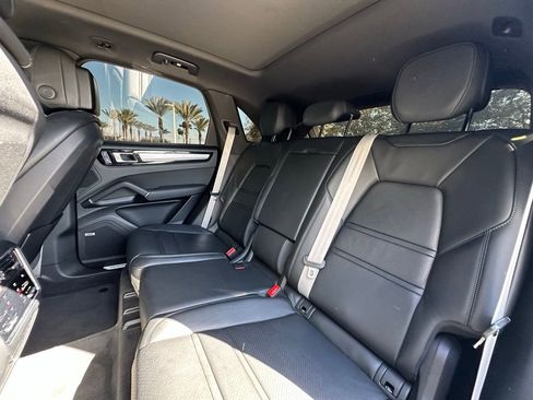 Used 2023 Porsche Cayenne image 37