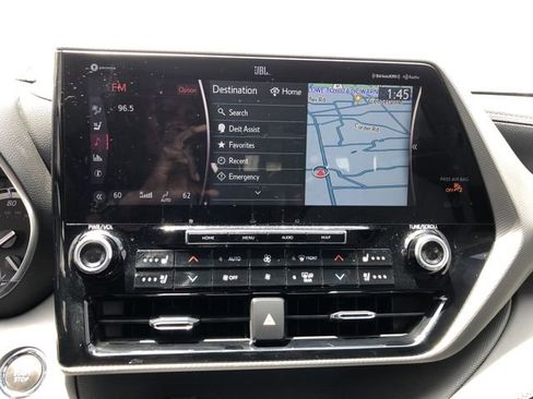 Used 2022 Toyota Highlander Platinum AWD/4WD image 24