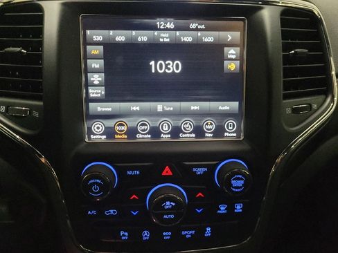 Used 2018 Jeep Grand Cherokee Altitude AWD/4WD image 25