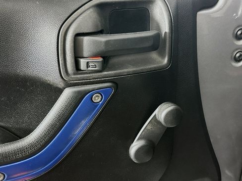 Used 2016 Jeep Wrangler Unlimited Sport w/ Connectivity Group image 15