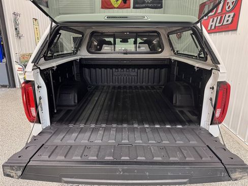 Used 2025 GMC Sierra 1500 SLT w/ SLT Premium Package image 11