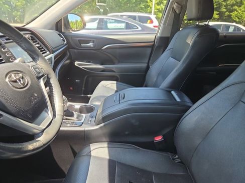 Used 2015 Toyota Highlander Limited AWD/4WD image 9