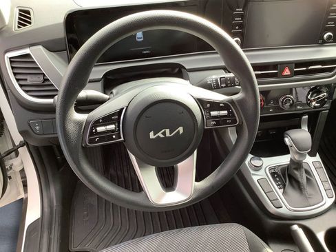 Used 2025 Kia Seltos LX AWD/4WD image 9