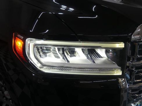 Used 2021 GMC Acadia Denali w/ Trailering Package AWD/4WD image 15
