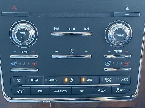 Used 2016 Lincoln Navigator Select AWD/4WD image 29