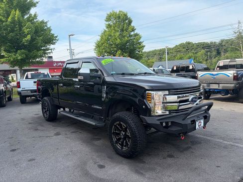 Used 2019 Ford F350 Lariat w/ Lariat Ultimate Package AWD/4WD image 4