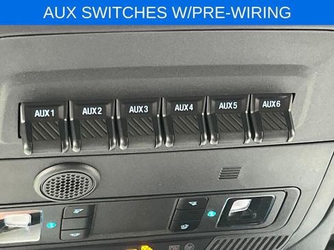 New 2025 Ford Bronco Badlands image 11