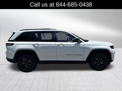 New 2026 Jeep Grand Cherokee Altitude RWD image 4