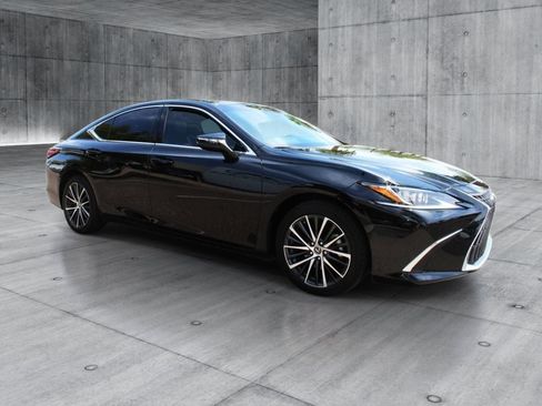 Used 2024 Lexus ES 350 w/ Premium Package FWD image 8