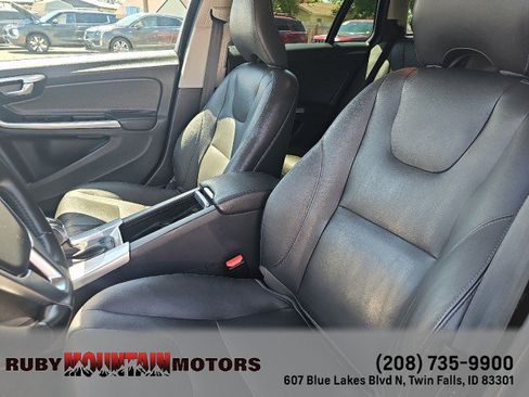 Used 2018 Volvo V60 T5 Cross Country AWD/4WD image 12
