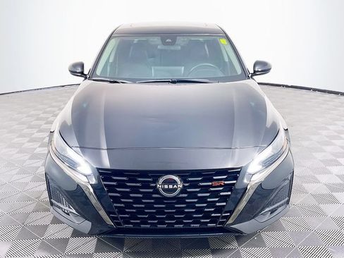 Used 2024 Nissan Altima 2.5 SR w/ SR Premium Package FWD image 3