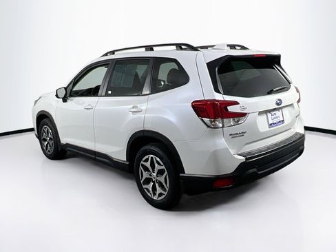 Used 2023 Subaru Forester Premium image 7