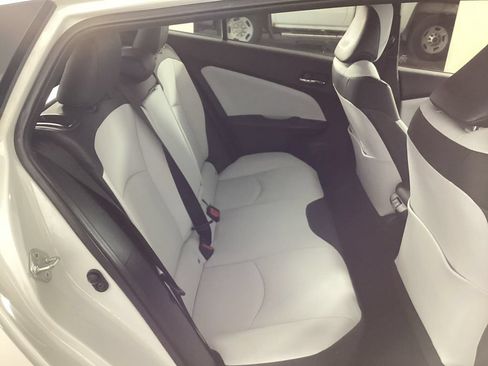 Used 2022 Toyota Prius XLE FWD image 22