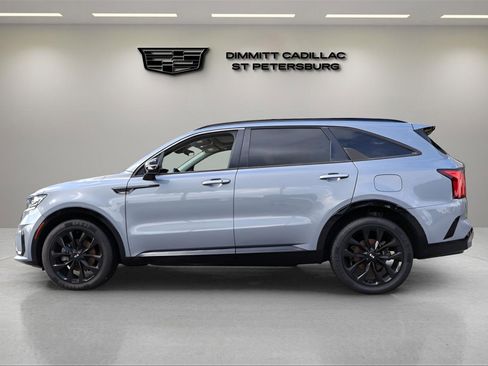 Used 2021 Kia Sorento SX image 2