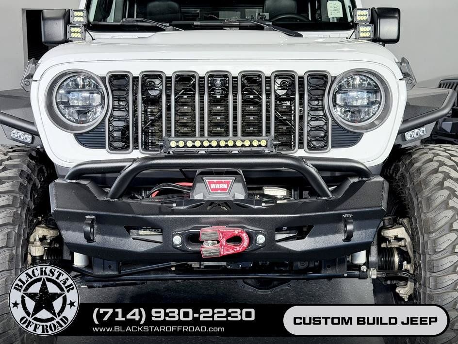 Used 2024 Jeep Gladiator Rubicon AWD/4WD image 4