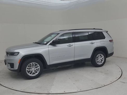 New 2025 Jeep Grand Cherokee L Laredo image 8