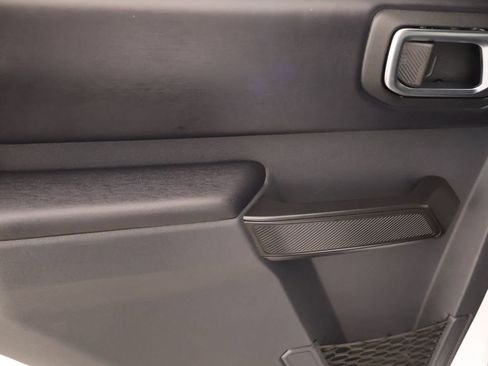 Used 2025 Ford Bronco Outer Banks AWD/4WD image 17