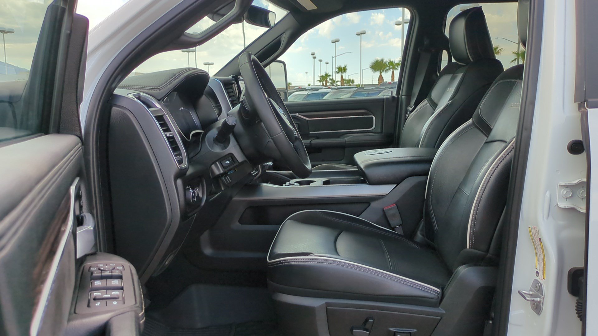 Used 2025 RAM 2500 Laramie AWD/4WD image 15