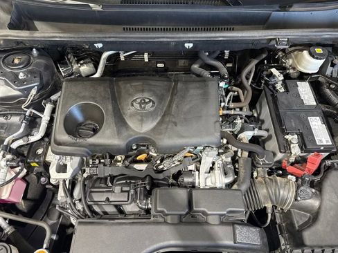 Used 2021 Toyota RAV4 LE image 7