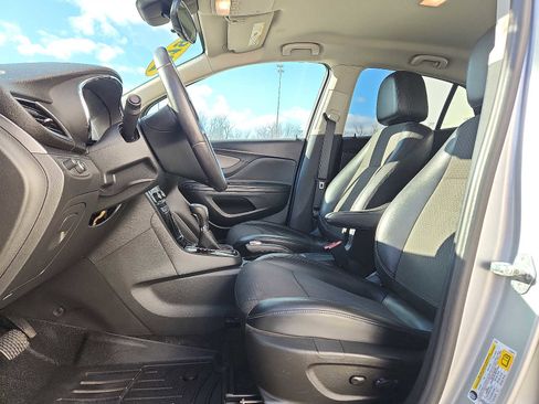 Used 2019 Buick Encore Sport Touring image 13