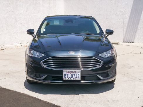 Used 2020 Ford Fusion SE FWD image 2
