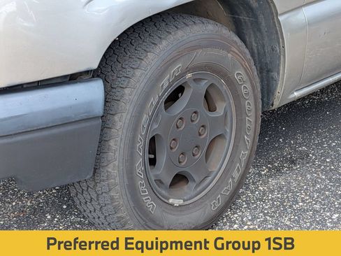 Used 2000 Chevrolet Silverado 1500 LS RWD image 7