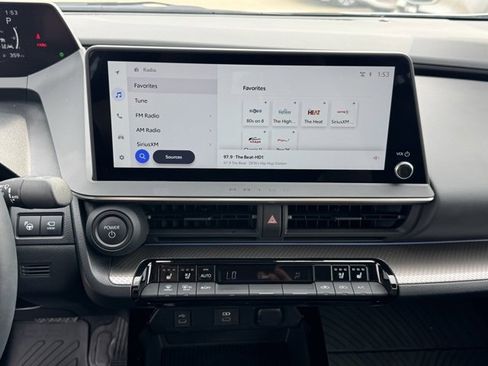 Used 2025 Toyota Prius LE image 20