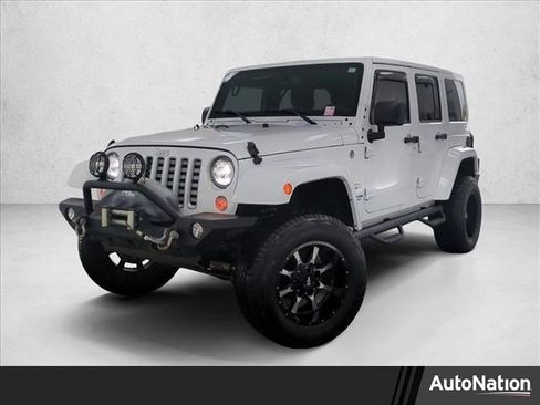 Used 2017 Jeep Wrangler Unlimited Sahara w/ Connectivity Group AWD/4WD image 1