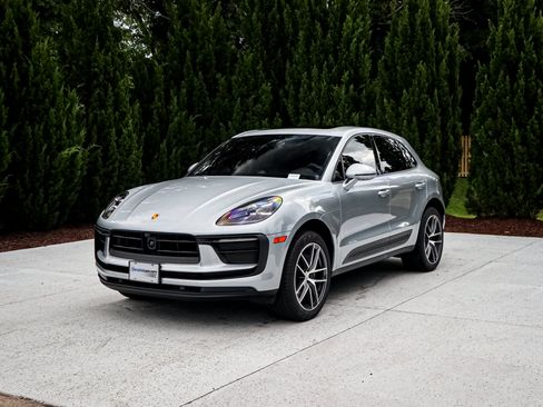 Used 2026 Porsche Macan w/ Premium Package Plus AWD/4WD image 5
