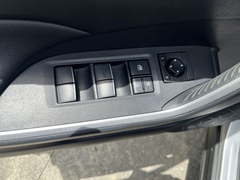 Used 2019 Toyota RAV4 XLE Premium FWD image 11