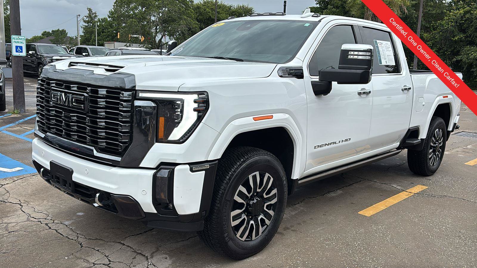 Certified 2024 GMC Sierra 2500 Denali Ultimate AWD/4WD image 3
