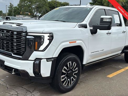 Certified 2024 GMC Sierra 2500 Denali Ultimate AWD/4WD image 3