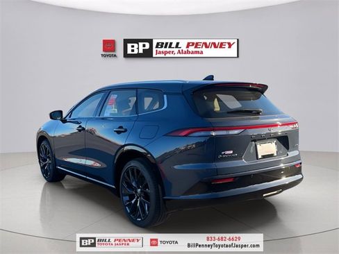 New 2025 Toyota Crown Signia Limited image 3