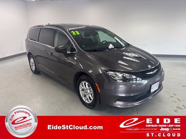 Used 2023 Chrysler Voyager LX FWD image 1