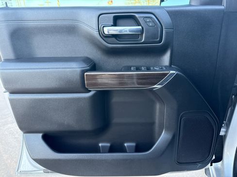 Used 2021 Chevrolet Silverado 1500 RST image 13