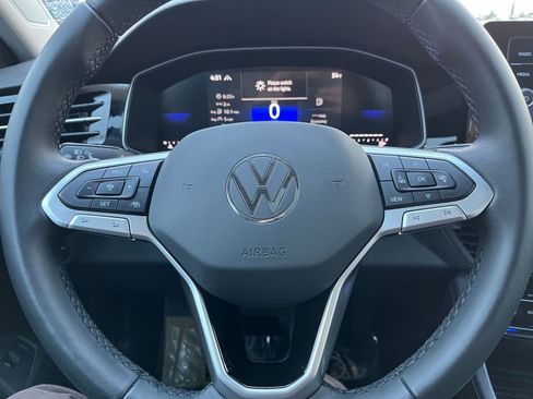 Used 2025 Volkswagen Jetta SE image 28