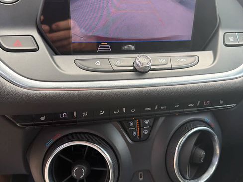 Used 2019 Chevrolet Blazer LT FWD image 14