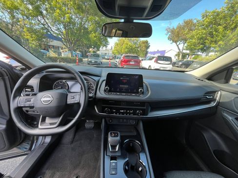 Used 2025 Nissan Rogue SV AWD/4WD image 35
