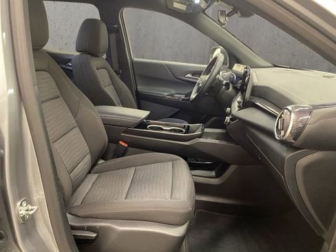 Used 2025 Chevrolet Equinox LT image 19